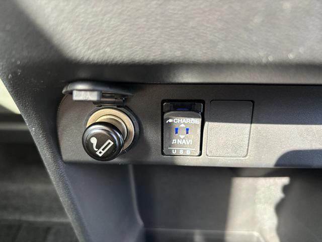 ムーヴキャンバスGメイクアップVS SAIII14インチフルホイールキャップ LEDヘッドランプ キーフリーシステム 両側パワースライドドア オートエアコン(プッシュ式) オートライト 置きラクボックス(静岡県)の中古車