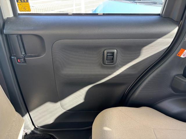 ムーヴキャンバスGメイクアップVS SAIII14インチフルホイールキャップ LEDヘッドランプ キーフリーシステム 両側パワースライドドア オートエアコン(プッシュ式) オートライト 置きラクボックス(静岡県)の中古車