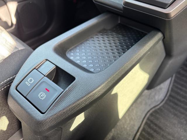 タフトＧ　ダーククロムベンチャーメッキドアアウターハンドル　１５インチアルミホイール　オートレベリング機能付フルＬＥＤヘッドランプ　ＬＥＤフォグランプ　本革巻ステアリングホイール　本革巻インパネセンターシフト（静岡県）の中古車