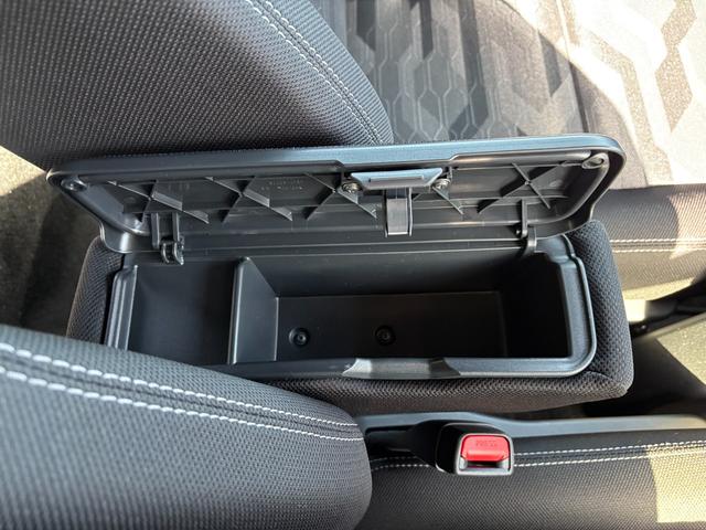 タフトＧ　ダーククロムベンチャーメッキドアアウターハンドル　１５インチアルミホイール　オートレベリング機能付フルＬＥＤヘッドランプ　ＬＥＤフォグランプ　本革巻ステアリングホイール　本革巻インパネセンターシフト（静岡県）の中古車