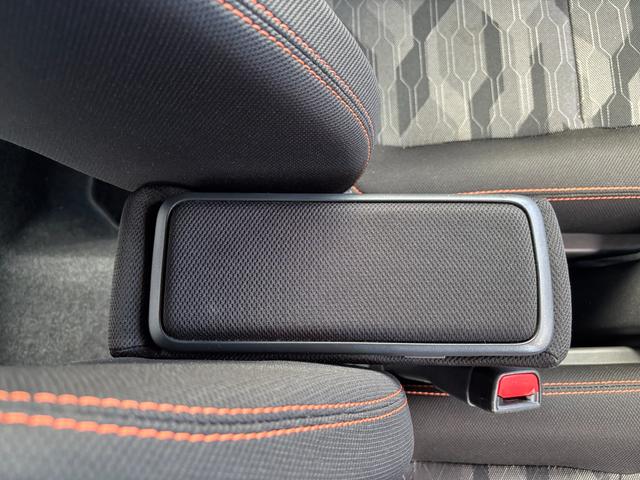 タフトＧ１５インチアルミホイール　オートレベリング機能付フルＬＥＤヘッドランプ　ＬＥＤフォグランプ　本革巻ステアリングホイール　本革巻インパネセンターシフト　ＴＦＴカラーマルチインフォメーションディスプレイ（静岡県）の中古車