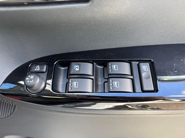 タントカスタムＲＳ　ＳＡ１５インチアルミホイール　大型エアロバンパー　ＬＥＤヘッドランプ　オート格納式カラードドアミラー　本革巻ステアリングホイール　両側パワースライドドア（静岡県）の中古車