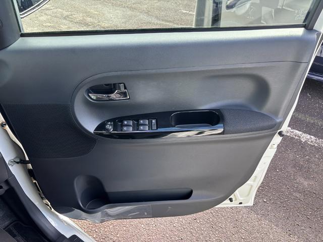 タントカスタムＲＳ　ＳＡ１５インチアルミホイール　大型エアロバンパー　ＬＥＤヘッドランプ　オート格納式カラードドアミラー　本革巻ステアリングホイール　両側パワースライドドア（静岡県）の中古車