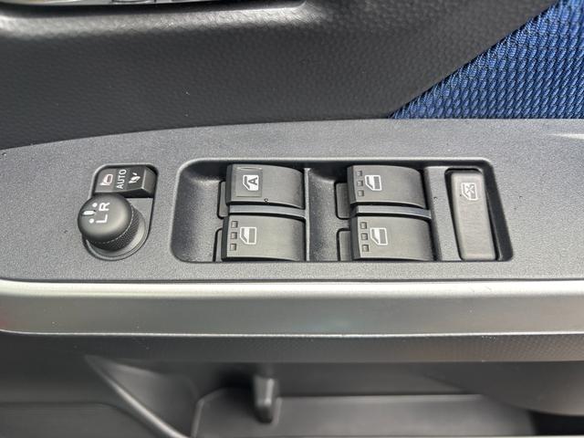 トールカスタムＧ　ＳＡIIＬＥＤヘッドランプ　キーフリーシステム　プッシュボタンスタート　オートエアコン（プッシュ式）　両側パワースライドドア　マルチインフォメーションディスプレイ（静岡県）の中古車