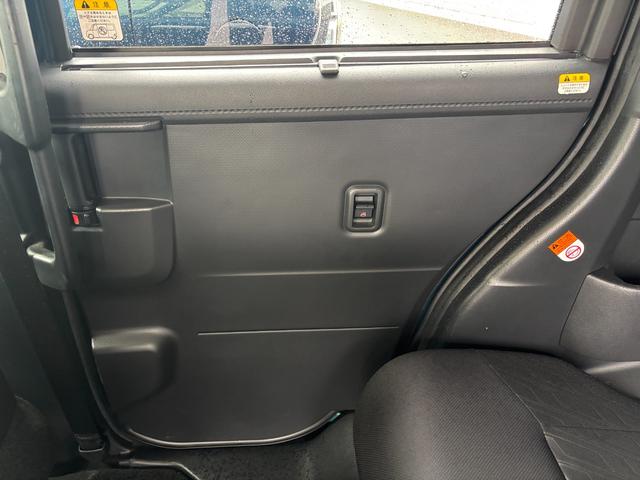 トールカスタムＧ　ＳＡIIＬＥＤヘッドランプ　キーフリーシステム　プッシュボタンスタート　オートエアコン（プッシュ式）　両側パワースライドドア　マルチインフォメーションディスプレイ（静岡県）の中古車