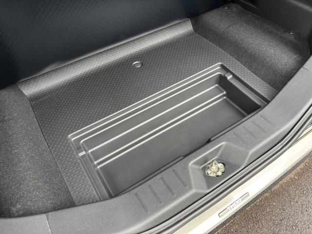 トールカスタムＧ　ＳＡIIＬＥＤヘッドランプ　キーフリーシステム　プッシュボタンスタート　オートエアコン（プッシュ式）　両側パワースライドドア　マルチインフォメーションディスプレイ（静岡県）の中古車