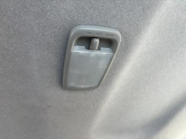 ムーヴキャンバスＧホワイトアクセントＶＳ　ＳＡIII１４インチフルホイールキャップ　ＬＥＤヘッドランプ　キーフリーシステム　両側パワースライドドア　オートエアコン（プッシュ式）　オートライト　置きラクボックス（静岡県）の中古車