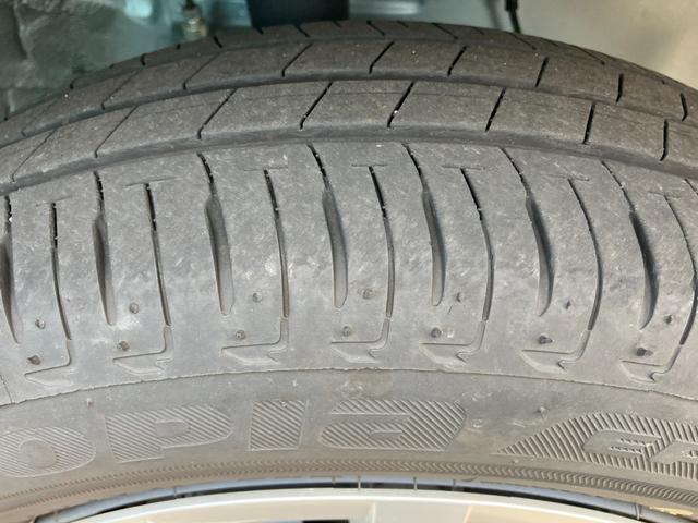 ミライースＬ　ＳＡIII１３インチフルホイールキャップ　マルチリフレクターハロゲンヘッドランプ　可倒式ドアミラー　自発光式デジタルメーターアンバーイルミネーションメーター　マニュアルエアコン（ダイヤル式）　キーレスエントリー（静岡県）の中古車