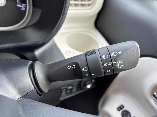 ムーヴキャンバスストライプスG14インチフルホイールキャップ LEDヘッドランプ LEDフォグランプ ホっとカップホルダー 両側パワースライドドア キーフリーシステム プッシュボタンスタート UVカットガラス(静岡県)の中古車