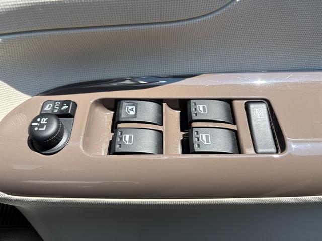 ムーヴキャンバスＧメイクアップＶＳ　ＳＡIII１４インチフルホイールキャップ　ＬＥＤヘッドランプ　キーフリーシステム　両側パワースライドドア　オートエアコン（プッシュ式）　オートライト　置きラクボックス（静岡県）の中古車