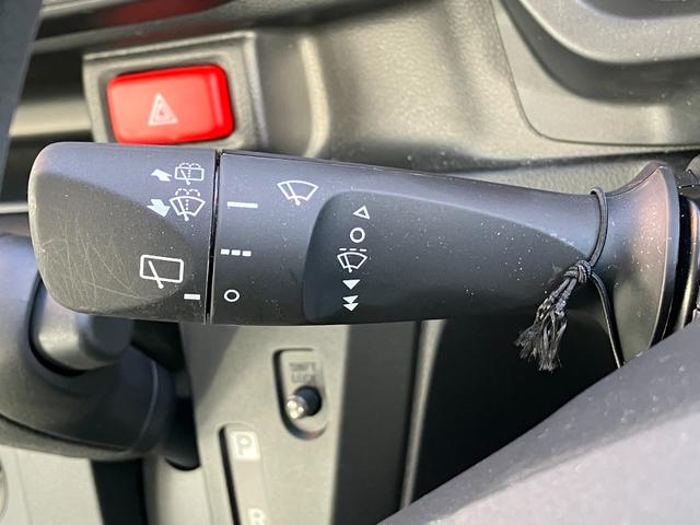 ミライースL SAIII13インチフルホイールキャップ マルチリフレクターハロゲンヘッドランプ 可倒式ドアミラー 自発光式デジタルメーターアンバーイルミネーションメーター マニュアルエアコン(ダイヤル式) キーレスエントリー(静岡県)の中古車