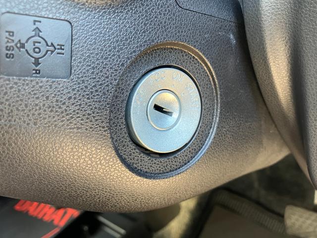 ミライースL SAIII13インチフルホイールキャップ マルチリフレクターハロゲンヘッドランプ 可倒式ドアミラー 自発光式デジタルメーターアンバーイルミネーションメーター マニュアルエアコン(ダイヤル式) キーレスエントリー(静岡県)の中古車