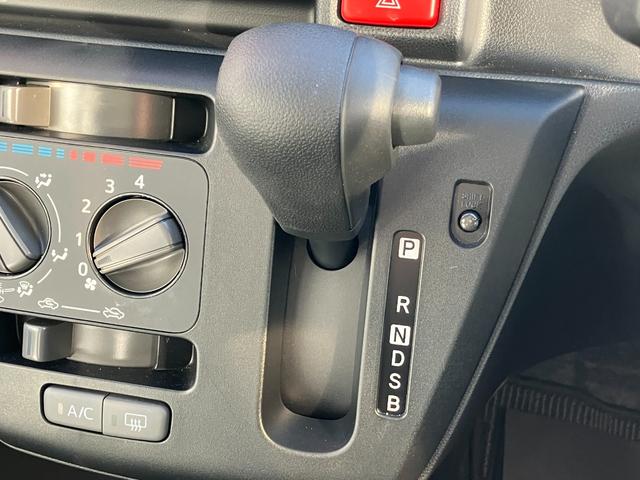 ミライースL SAIII13インチフルホイールキャップ マルチリフレクターハロゲンヘッドランプ 可倒式ドアミラー 自発光式デジタルメーターアンバーイルミネーションメーター マニュアルエアコン(ダイヤル式) キーレスエントリー(静岡県)の中古車