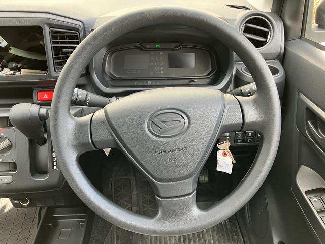 ミライースＬ　ＳＡIII１３インチフルホイールキャップ　マルチリフレクターハロゲンヘッドランプ　可倒式ドアミラー　自発光式デジタルメーターアンバーイルミネーションメーター　マニュアルエアコン（ダイヤル式）　キーレスエントリー（静岡県）の中古車