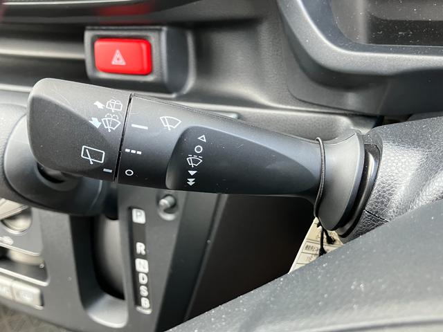 ミライースＬ　ＳＡIII１３インチフルホイールキャップ　マルチリフレクターハロゲンヘッドランプ　可倒式ドアミラー　自発光式デジタルメーターアンバーイルミネーションメーター　マニュアルエアコン（ダイヤル式）　キーレスエントリー（静岡県）の中古車