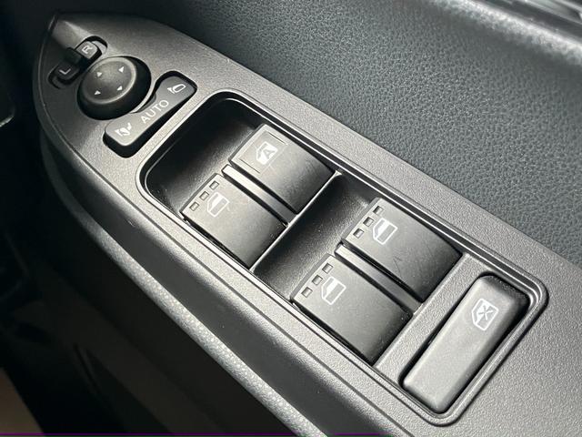 タントカスタムRS15インチアルミホイール キーフリーシステム プッシュボタンスタート オートエアコン(プッシュ式) フルLEDヘッドランプ オート格納式カラードドアミラー 本革巻ステアリングホイール(静岡県)の中古車