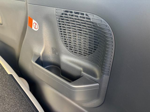 ムーヴキャンバスGメイクアップVS SAIII14インチフルホイールキャップ LEDヘッドランプ キーフリーシステム 両側パワースライドドア オートエアコン(プッシュ式) オートライト 置きラクボックス(静岡県)の中古車