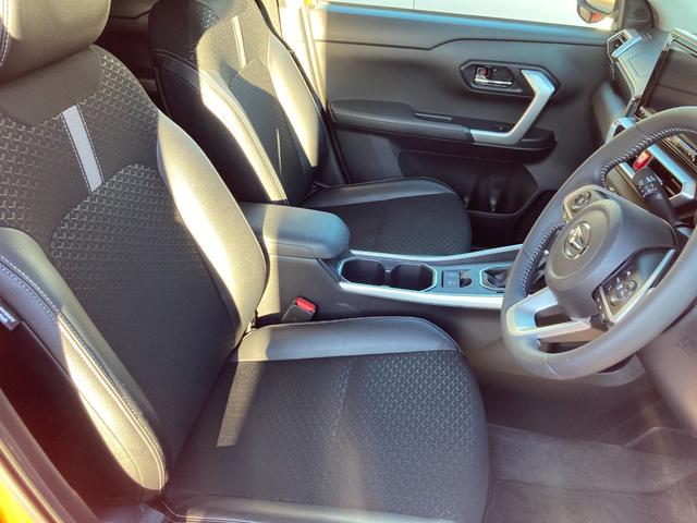 ロッキープレミアムG HEV17インチアルミホイール UVIRカット遮音ガラス フルLEDヘッドランプ キーフリーシステム 革巻きステアリングホイール 本革シフトノブ アクティブマルチインフォメーションメーター(静岡県)の中古車