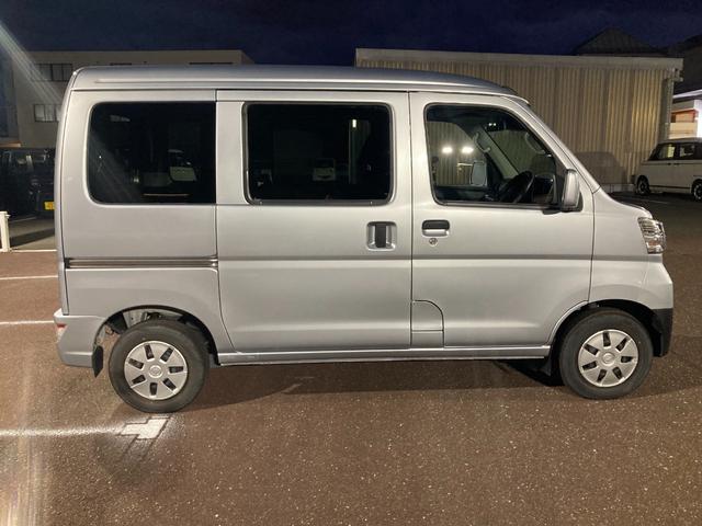 ハイゼットカーゴクルーズＳＡIII４ＡＴ　電動格納式カラードドアミラー　スーパーＵＶＩＲカットガラス（フロントウィンドウ）　１２インチフルホイールキャップ　撥水フルファヴリックシート表皮　大型ＬＥＤ荷室灯　マニュアルエアコン（静岡県）の中古車