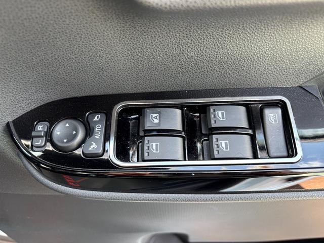 タントカスタムＲＳスタイルセレクション１５インチアルミホイール　大型エアロバンパー　フルＬＥＤヘッドランプ　オート格納式カラードドアミラー　両側パワースライドドア　ＴＦＴカラーマルチインフォメーションディスプレイ　革巻ステアリングホイール（静岡県）の中古車