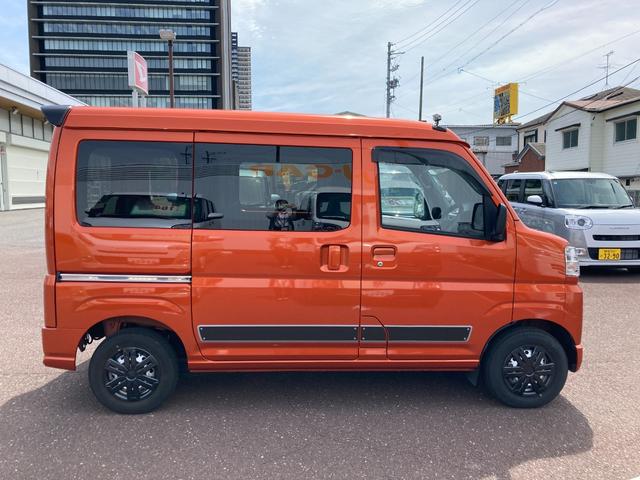 ハイゼットカーゴＤＸＭＴ　４ＷＤ　撥水フルファブリックシート表皮　オーバーヘッドシェルフ　アッパートレイ　キーレスエントリー　ユースフルナット（３１ヶ所）（静岡県）の中古車