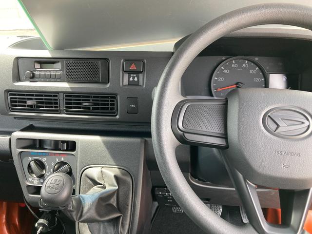 ハイゼットカーゴＤＸＭＴ　４ＷＤ　撥水フルファブリックシート表皮　オーバーヘッドシェルフ　アッパートレイ　キーレスエントリー　ユースフルナット（３１ヶ所）（静岡県）の中古車