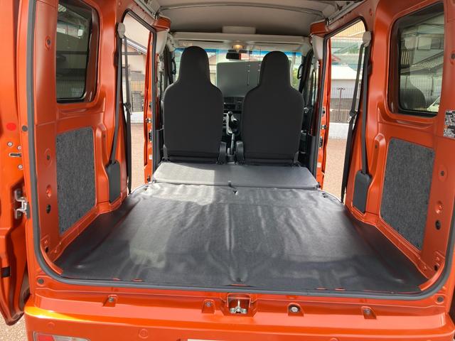 ハイゼットカーゴＤＸＭＴ　４ＷＤ　撥水フルファブリックシート表皮　オーバーヘッドシェルフ　アッパートレイ　キーレスエントリー　ユースフルナット（３１ヶ所）（静岡県）の中古車