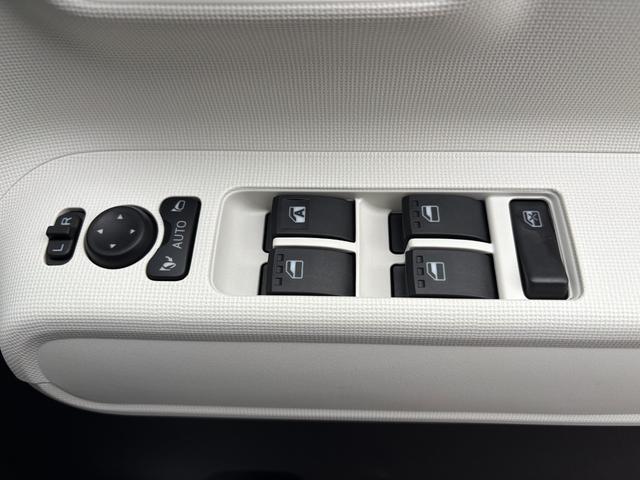 ムーヴキャンバスストライプスＧ１４インチフルホイールキャップ　ＬＥＤヘッドランプ　ＬＥＤフォグランプ　ホっとカップホルダー　両側パワースライドドア　キーフリーシステム　プッシュボタンスタート　ＵＶカットガラス（静岡県）の中古車