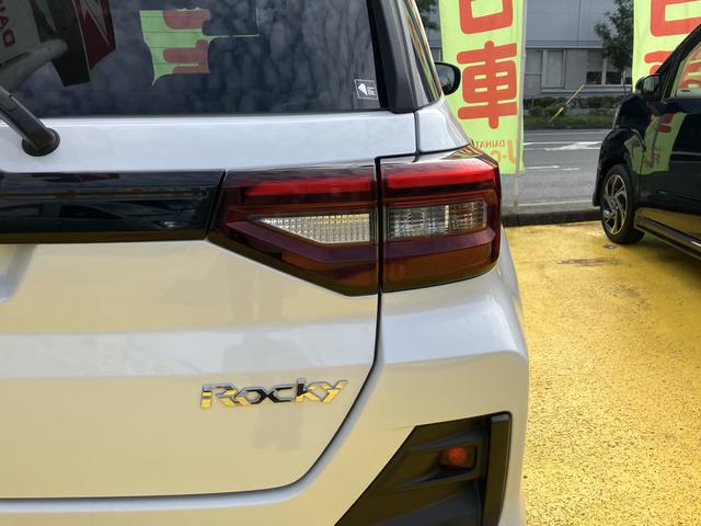 ロッキープレミアムＧ　ＨＥＶキーフリーシステム　ＵＶＩＲカット遮音ガラス　フルＬＥＤヘッドランプ　運転席・助手席シートヒーター　ウレタンステアリングホイール　本革シフトノブ　アクティブマルチインフォメーションメーター（静岡県）の中古車