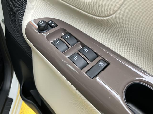 ムーヴキャンバスＸリミテッドメイクアップ　ＳＡII１４インチフルホイールキャップ　キーフリーシステム　両側パワースライドドア　オートエアコン（プッシュ式）　オートライト　置きラクボックス　プッシュボタンスタート（静岡県）の中古車