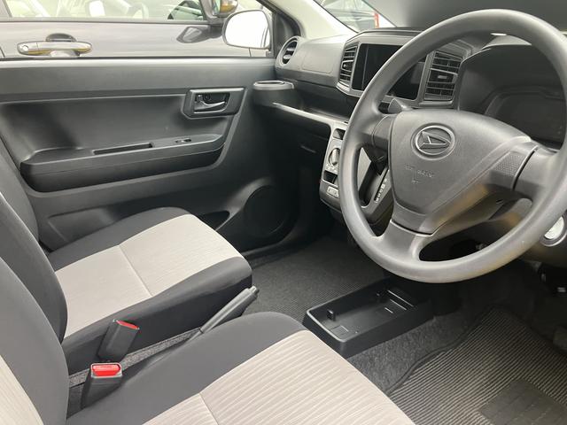 ミライースＬ　ＳＡIII１３インチフルホイールキャップ　マルチリフレクターハロゲンヘッドランプ　可倒式ドアミラー　自発光式デジタルメーターアンバーイルミネーションメーター　マニュアルエアコン（ダイヤル式）　キーレスエントリー（静岡県）の中古車