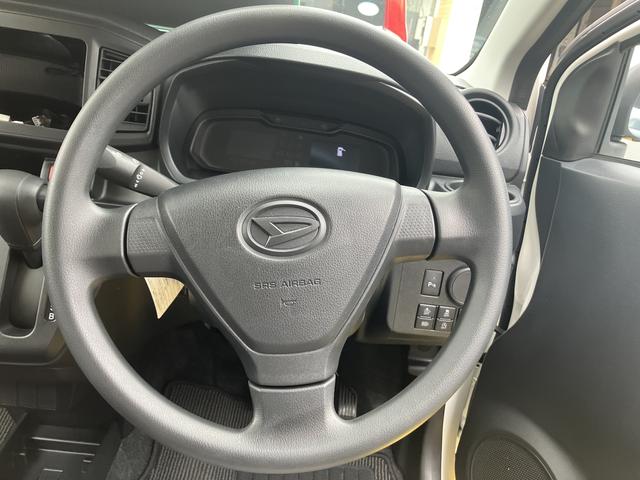 ミライースＬ　ＳＡIII１３インチフルホイールキャップ　マルチリフレクターハロゲンヘッドランプ　可倒式ドアミラー　自発光式デジタルメーターアンバーイルミネーションメーター　マニュアルエアコン（ダイヤル式）　キーレスエントリー（静岡県）の中古車