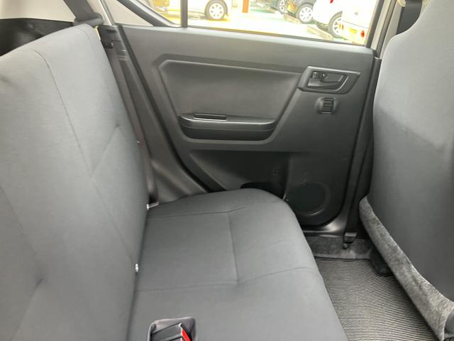 ミライースＬ　ＳＡIII１３インチフルホイールキャップ　マルチリフレクターハロゲンヘッドランプ　可倒式ドアミラー　自発光式デジタルメーターアンバーイルミネーションメーター　マニュアルエアコン（ダイヤル式）　キーレスエントリー（静岡県）の中古車