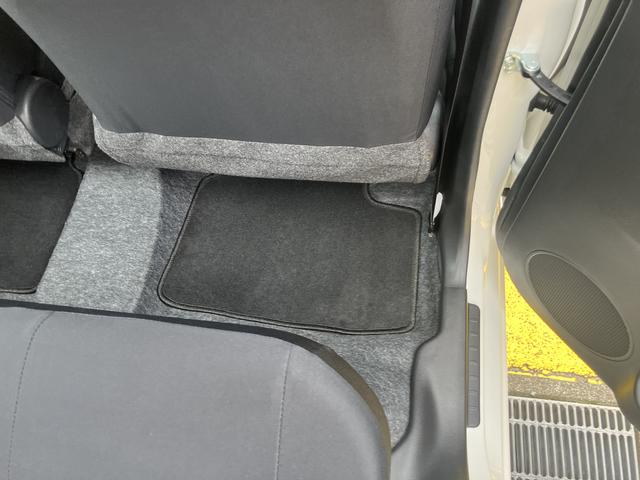 ミライースＬ１３インチフルホイールキャップ　マルチリフレクターハロゲンヘッドランプ　可倒式ドアミラー　自発光式デジタルメーターアンバーイルミネーションメーター　マニュアルエアコン（ダイヤル式）　キーレスエントリー（静岡県）の中古車