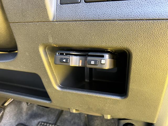 タントカスタムＲＳ　トップエディションリミテッドＳＡIII１５インチアルミホイール　大型エアロバンパー　ＬＥＤヘッドランプ　オート格納式カラードドアミラー　本革巻ステアリングホイール　両側パワースライドドア（静岡県）の中古車