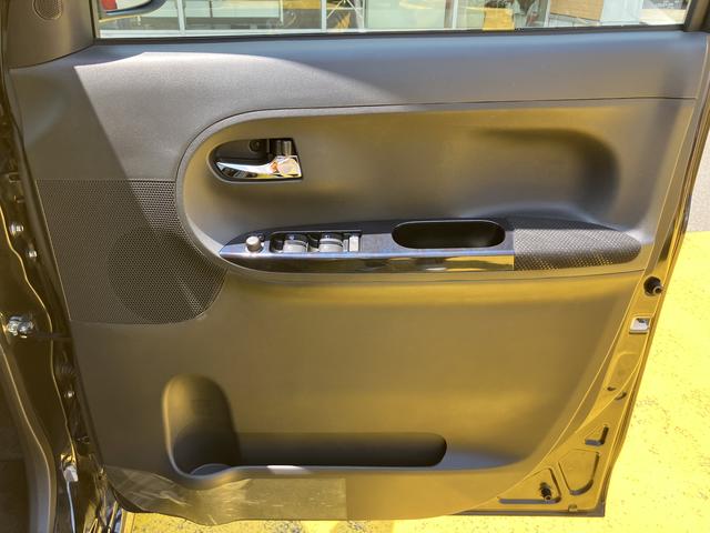 タントカスタムＲＳ　トップエディションリミテッドＳＡIII１５インチアルミホイール　大型エアロバンパー　ＬＥＤヘッドランプ　オート格納式カラードドアミラー　本革巻ステアリングホイール　両側パワースライドドア（静岡県）の中古車