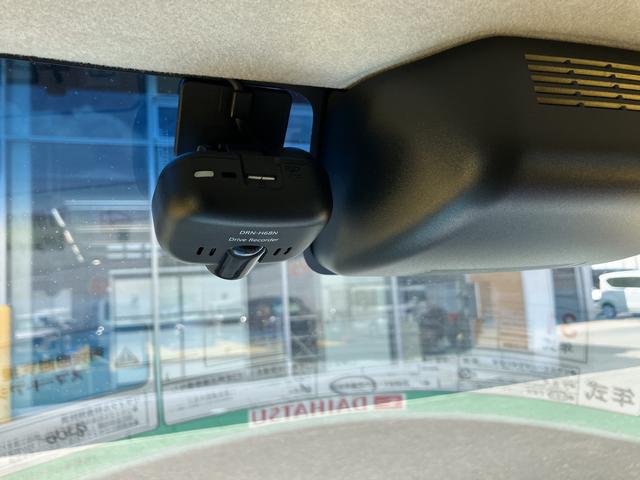 タントカスタムＲＳ　トップエディションリミテッドＳＡIII１５インチアルミホイール　大型エアロバンパー　ＬＥＤヘッドランプ　オート格納式カラードドアミラー　本革巻ステアリングホイール　両側パワースライドドア（静岡県）の中古車