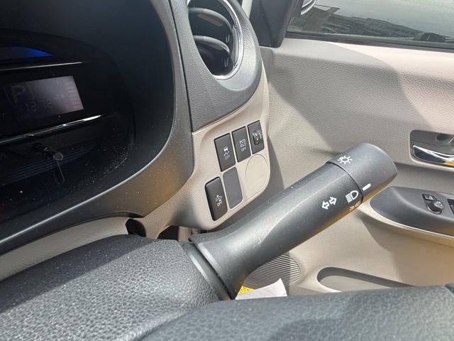 ミライースＸ　ＳＡ１４インチフルホイールキャップ　ハロゲンヘッドランプ　電動格納式（カラード）ドアミラー　パワーステアリング　マニュアルエアコン（ダイヤル式）　キーレスエントリー（静岡県）の中古車