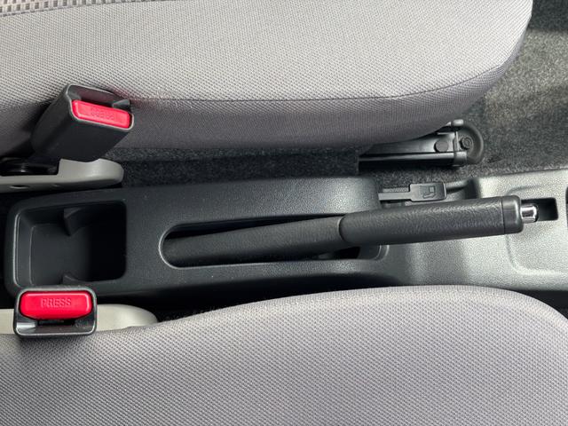 ミライースＸ　ＳＡ１４インチフルホイールキャップ　ハロゲンヘッドランプ　電動格納式（カラード）ドアミラー　パワーステアリング　マニュアルエアコン（ダイヤル式）　キーレスエントリー（静岡県）の中古車