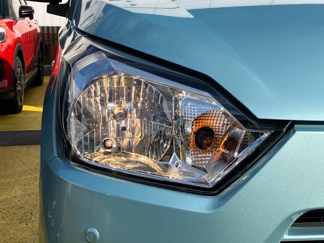 ミライースＬ　ＳＡIII１３インチフルホイールキャップ　マルチリフレクターハロゲンヘッドランプ　可倒式ドアミラー　自発光式デジタルメーターアンバーイルミネーションメーター　マニュアルエアコン（ダイヤル式）　キーレスエントリー（静岡県）の中古車