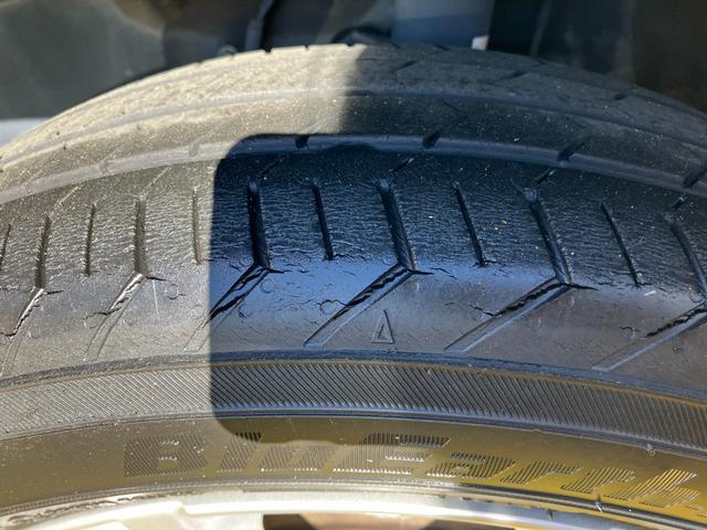 タフトG15インチアルミホイール オートレベリング機能付フルLEDヘッドランプ LEDフォグランプ 本革巻ステアリングホイール 本革巻インパネセンターシフト TFTカラーマルチインフォメーションディスプレイ(静岡県)の中古車