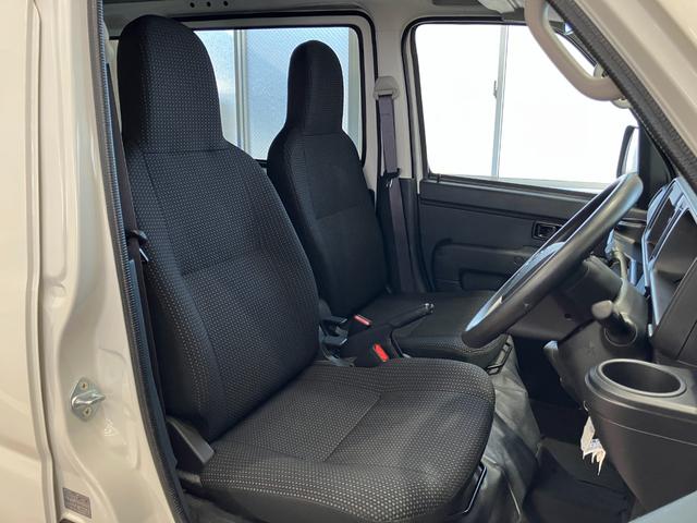 ハイゼットカーゴＤＸ　登録遅れ２ＷＤ　ＭＴ車　キーレスエントリー　パワーウィンドウ　マニュアルエアコン　スモークドガラス　フルファブリックシート　オーバーヘッドシェルフ（静岡県）の中古車