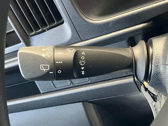 ハイゼットカーゴＤＸ　登録遅れ２ＷＤ　ＭＴ車　キーレスエントリー　パワーウィンドウ　マニュアルエアコン　スモークドガラス　フルファブリックシート　オーバーヘッドシェルフ（静岡県）の中古車