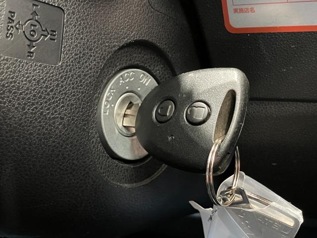 ハイゼットカーゴＤＸ　登録遅れ２ＷＤ　ＭＴ車　キーレスエントリー　パワーウィンドウ　マニュアルエアコン　スモークドガラス　フルファブリックシート　オーバーヘッドシェルフ（静岡県）の中古車