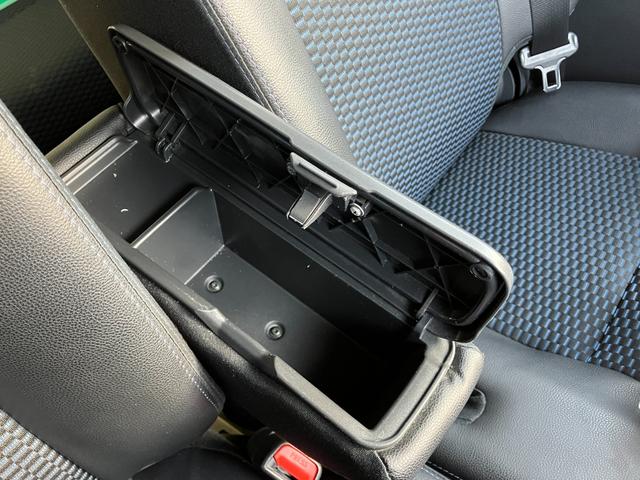 タントカスタムＲＳ１５インチアルミホイール　キーフリーシステム　プッシュボタンスタート　オートエアコン（プッシュ式）　フルＬＥＤヘッドランプ　オート格納式カラードドアミラー　本革巻ステアリングホイール（静岡県）の中古車