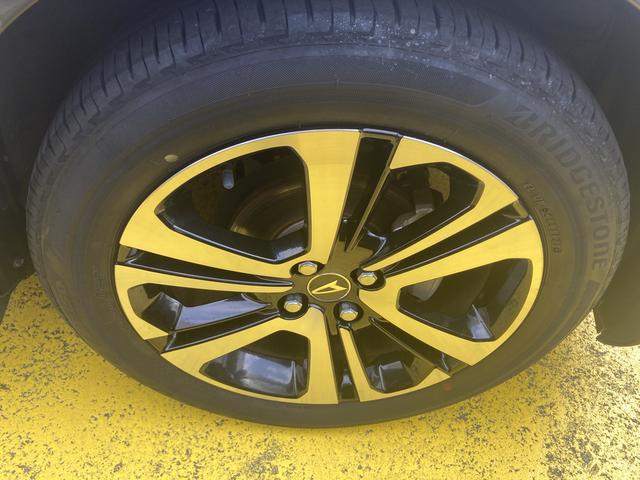 ロッキープレミアム１７インチアルミホイール　ＵＶＩＲカット遮音ガラス　フルＬＥＤヘッドランプ　キーフリーシステム　革巻きステアリングホイール　本革シフトノブ　アクティブマルチインフォメーションメーター（静岡県）の中古車