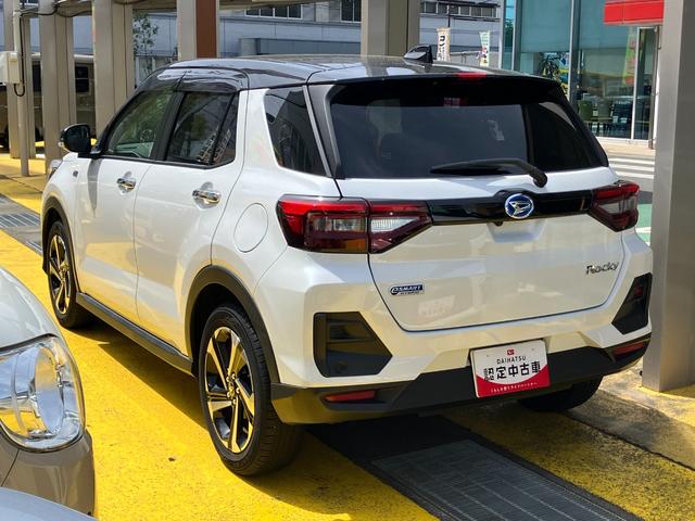 ロッキープレミアムＧ　ＨＥＶ１７インチアルミホイール　ＵＶＩＲカット遮音ガラス　フルＬＥＤヘッドランプ　キーフリーシステム　革巻きステアリングホイール　本革シフトノブ　アクティブマルチインフォメーションメーター（静岡県）の中古車