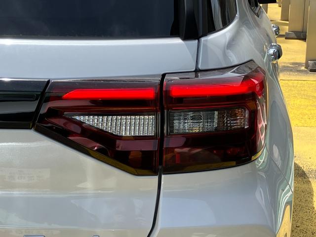 ロッキープレミアムＧ　ＨＥＶ１７インチアルミホイール　ＵＶＩＲカット遮音ガラス　フルＬＥＤヘッドランプ　キーフリーシステム　革巻きステアリングホイール　本革シフトノブ　アクティブマルチインフォメーションメーター（静岡県）の中古車