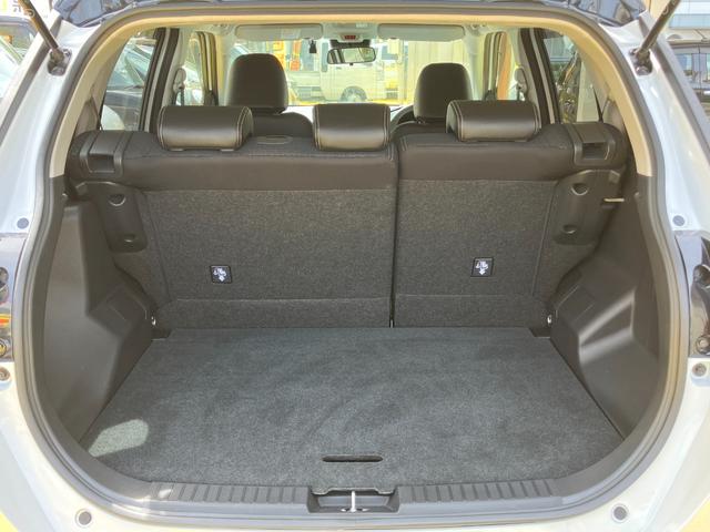 ロッキープレミアムＧ　ＨＥＶ１７インチアルミホイール　ＵＶＩＲカット遮音ガラス　フルＬＥＤヘッドランプ　キーフリーシステム　革巻きステアリングホイール　本革シフトノブ　アクティブマルチインフォメーションメーター（静岡県）の中古車