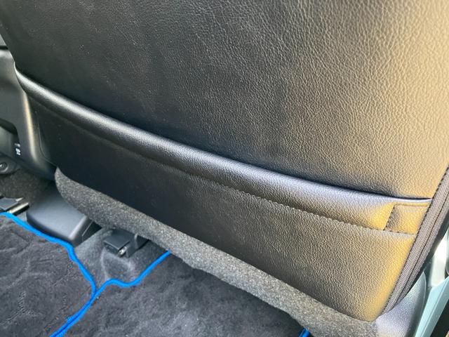 ロッキープレミアムＧ　ＨＥＶ１７インチアルミホイール　ＵＶＩＲカット遮音ガラス　フルＬＥＤヘッドランプ　キーフリーシステム　革巻きステアリングホイール　本革シフトノブ　アクティブマルチインフォメーションメーター（静岡県）の中古車